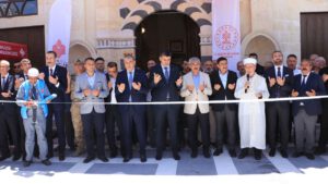 Kilis’te deprem sonrası yenilenen 2 cami dualarla açıldı